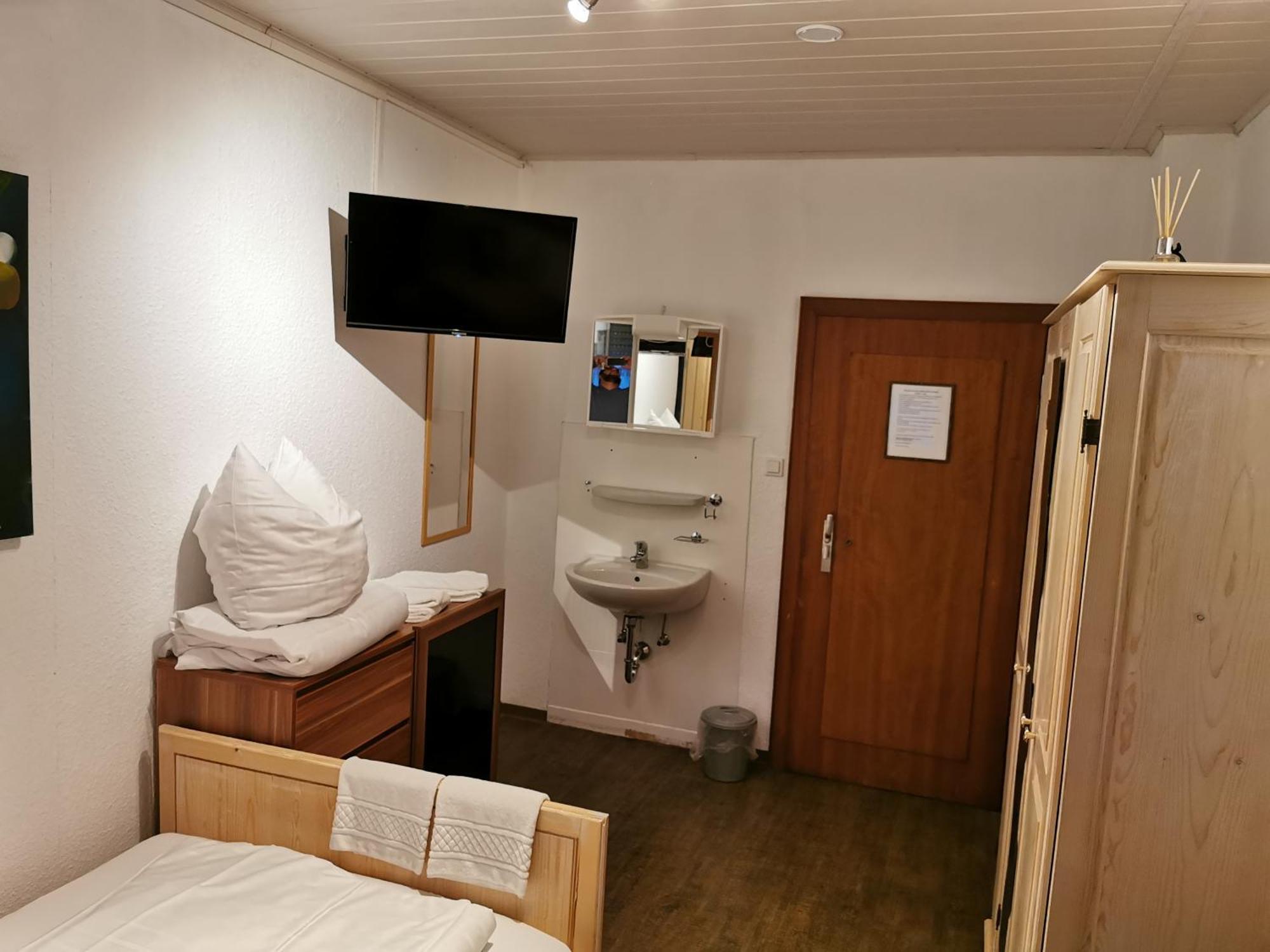 See Lord Hotel Kaiserslautern Zimmer foto